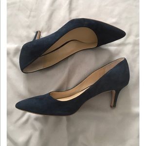 Navy blue Ann Taylor Eryn Suede Pumps